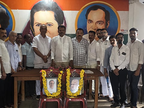 ರಾಜೀವ್ ಗಾಂಧಿ ಹಾಗೂ ಡಿ.ದೇವರಾಜ ಅರಸು ಅವರ ಜನ್ಮದಿನಾಚರಣೆ ಕಾರ್ಯಕ್ರಮದಲ್ಲಿ ಪದ್ಮನಾಭ ಪೂಜಾರಿ ಮಾತನಾಡಿದರು. ಪ್ರಮುಖರಾದ ರಮಾನಾಥ್ ವಿಟ್ಲ, ದಿನಕರ ಆಳ್ವ, ಸುಧಾಕರ ಪೂಜಾರಿ ಮೊದಲಾದವರು ಉಪಸ್ಥಿತರಿದ್ದರು.