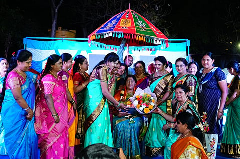 ಅಂತಾರಾಷ್ಟ್ರೀಯ ಮಹಿಳಾ ದಿನಾಚರಣೆಯಲ್ಲಿ ಮಾಜಿ ಉಪಮೇಯರ್ ಹೇಮಲತಾ ಗೋಪಾಲಯ್ಯ ಅವರನ್ನು ಸನ್ಮಾನಿಸಲಾಯಿತು. 