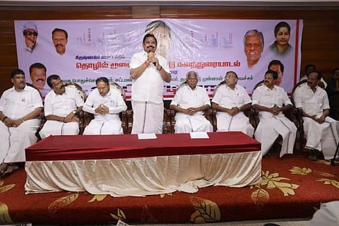 AIADMK Crisis |  ಎಐಎಡಿಎಂಕೆಯಲ್ಲಿ ಕೊನೆಗೂ ಮುಗಿಯಿತು ಹೈಡ್ರಾಮಾ (ಸಂಗ್ರಹ ಚಿತ್ರ)