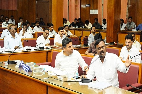  ವಿಪತ್ತು ನಿರ್ವಹಣೆಗೆ ಸಂಬಂಧಿಸಿದಂತೆ  ಡಾ.ಜಿ.ಪರಮೇಶ್ವರ ಅಧ್ಯಕ್ಷತೆಯಲ್ಲಿ ನಡೆದ ಸಭೆ