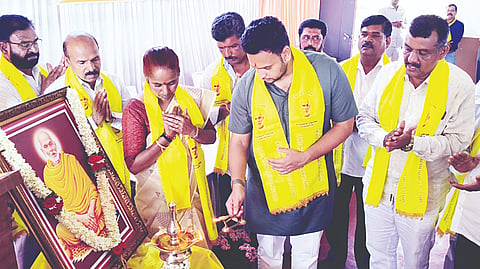 ಎಸ್.ಎನ್.ಡಿ.ಪಿ. ವನಿತಾ ಸಮಾವೇಶ ಕಾರ್ಯಕ್ರಮವನ್ನು ಮೈಸೂರು- ಕೊಡಗು ಸಂಸದ ಯದುವೀರ್ ಕೃಷ್ಣದತ್ತ ಚಾಮರಾಜ ಒಡೆಯರ್ ಉದ್ಘಾಟಿಸಿದರು. ಆರ್. ರಾಜನ್, ಪ್ರೇಮಾನಂದ, ಮೋಹನ್ ದಾಸ್, ಶಂಕರನಾರಾಯಣ ಇದ್ದರು.