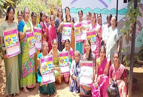 ಚೇರಂಬಾಣೆ ವೃತ್ತದಲ್ಲಿ ಪ್ರೋಟೀನ್ ಸಮೃದ್ಧ ಆಹಾರ ಅಭಿಯಾನಕ್ಕೆ ಸುಮಂಗಲ.ಜಿ.ಹಿರೇಮನಿ ಅವರು ಚಾಲನೆ ನೀಡಿದರು. ಸವಿತಾ ಕೀರ್ತನ್, ನವ್ಯ, ಕಾವ್ಯ ಇತರರಿದ್ದರು.