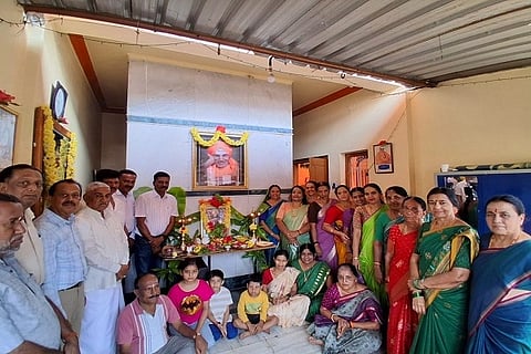 ಕುಶಾಲನಗರದ ಬಸವೇಶ್ವರ ದೇವಾಲಯದಲ್ಲಿ ಅಕ್ಕಮಹಾದೇವಿ ಜಯಂತಿ ಆಚರಿಸಲಾಯಿತು. ಕಮಲ ಉದಯಕುಮಾರ್, ಹೆಚ್.ವಿ. ಶಿವಪ್ಪ, ಶಾಂಬಶಿವಯ್ಯ, ಮನು ಜಗದೀಶ್ ಮತ್ತಿತರರು ಇದ್ದರು.