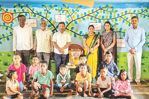 ಹೈದರನಗರದ ಸರ್ಕಾರಿ ಹಿರಿಯ ಪ್ರಾಥಮಿಕ ಶಾಲೆಯಲ್ಲಿ ಸಂತ ಶ್ರೀ ಸೇವಾಲಾಲ್ ಜಯಂತಿ ಆಚರಿಸಲಾಯಿತು. ಮುಖ್ಯಶಿಕ್ಷಕ ಹನುಮಂತಪ್ಪ ಕರಿಗಾರ, ಶಿಕ್ಷಕರಾದ ರೇವಣಪ್ಪ ಬೆನ್ನಳ್ಳಿ, ಶಂಕ್ರಮ್ಮ ಶಾಶ್ಯಾಳ, ಷಣ್ಮುಖಪ್ಪ ಕುರಿ, ಹನುಮಂತ ಹಳ್ಳಿ, ಸಂಗೀತಾ ಪೂಜಾರ ಇತರರಿದ್ದರು.