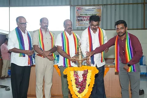 ಆಲ್ದೂರಿನಲ್ಲಿ ಬಾಳೆಹೊನ್ನೂರು ಸುಭದ್ರ ಸೌಹಾರ್ದ ಸಹಕಾರ ಸಂಘದ ಶಾಖೆಯನ್ನು ಹೋಬಳಿ ಕಾಫಿ ಬೆಳೆಗಾರರ ಸಂಘದ ಅಧ್ಯಕ್ಷ ಸಿ.ಸುರೇಶ್ ಉದ್ಘಾಟಿಸಿದರು. ಮೋಹನ್‌ದಾಸ್ ಹೆಗ್ಡೆ, ಸೋಮೇಗೌಡ , ಸುಬ್ರಹ್ಮಣ್ಯ ಇತರರಿದ್ದರು.