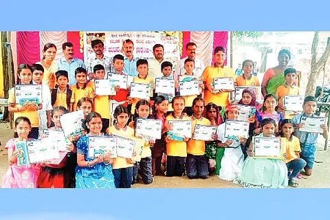 aimangala ಐಮಂಗಲ ಕ್ಲಸ್ಟರ್ ಮಟ್ಟದ ಪ್ರತಿಭಾ ಕಾರಂಜಿಯಲ್ಲಿ ಸಮಗ್ರ ಪ್ರಶಸ್ತಿ ಪಡೆದ ನೇತಾಜಿ ಹಿರಿಯ ಆಂಗ್ಲ ಮಾಧ್ಯಮ ಪ್ರಾಥಮಿಕ ಶಾಲೆ ವಿದ್ಯಾರ್ಥಿಗಳು.