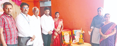 ಬೀದರ್​ ತಾಲೂಕಿನ ಆಣದೂರ ಗ್ರಾಮದಲ್ಲಿ ಆಯೋಜಿಸಿದ ಎನ್​ಎಸ್​ಎಸ್​ ಶಿಬಿರದಲ್ಲಿ ಡಾ.ವಿನಿತಾ ಪಾಟೀಲ್​, ಮೀನಾ ಗುಮ್ತಾಪುರೆ, ಚೇತನ್​ ಸೋರಳ್ಳಿ, ಡಾ.ಬಸವಲಿಂಗ ಸ್ವಾಮಿ ಇತರರಿದ್ದರು.
