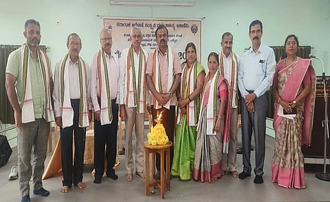 ಅರೆಭಾಷೆ ಕೂಡ್‌ಕಟ್ಟ್ ಕಾರ್ಯಕ್ರಮವನ್ನು ನಾಗೇಶ್ ಕುಂದಲ್ಪಾಡಿ ಉದ್ಘಾಟಿಸಿದರು. ಸದಾನಂದ ಮಾವಜಿ, ಭವಾನಿಶಂಕರ ಹೊದ್ದೆಟ್ಟಿ, ಚಂದ್ರಕಲಾ ಬಾಲಚಂದ್ರ ಬಳ್ಳಡ್ಕ ಇತರರಿದ್ದರು.