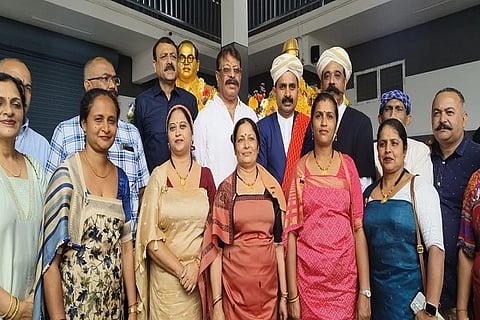 ಯುನೈಟೆಡ್ ಕೊಡವ ಆರ್ಗನೈಸೇಷನ್ ಸಂಸ್ಥೆ ಗೋಣಿಕೊಪ್ಪಲಿನಲ್ಲಿ ಆಯೋಜಿಸಿದ್ದ ಕೊಡಗಿನ ಗಾಂಧಿ ಖ್ಯಾತಿಯ ಪಂದ್ಯAಡ ಬೆಳ್ಯಪ್ಪ 60ನೇ ಪುಣ್ಯತಿಥಿ ಕಾರ್ಯಕ್ರಮದಲ್ಲಿ ಗಣ್ಯರು ಪಾಲ್ಗೊಂಡಿದ್ದರು. ಮಂಡೇಪAಡ ಸುಜಾ ಕುಶಾಲಪ್ಪ, ತೀತಿರ ಧರ್ಮಜ ಉತ್ತಪ್ಪ, ಕೊಕ್ಕಲೆಮಾಡ ಮಂಜು ಚಿಣ್ಣಪ್ಪ, ಮಾಚಿಮಂಡ ಸುವಿನ್ ಗಣಪತಿ, ಕಾಳೇಗೌಡ, ಪ್ರತಿಮಾ ಕಾರ್ಯಪ್ಪ, ಕಳ್ಳಿಚಂಡ ದೀನಾ ಉತ್ತಪ್ಪ ಮತ್ತಿತರರು ಇದ್ದರು.