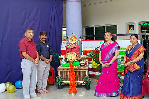 bhavadeepa school ಹುಬ್ಬಳ್ಳಿಯ ಭಾವದೀಪ ಶಿಕ್ಷಣ ಸಂಸ್ಥೆಯ ಶ್ರೀಮತಿ ವಿಮಲಾ ಕುಲಕರ್ಣಿ ಮೆಮೋರಿಯಲ್ ಶಾಲೆಯಲ್ಲಿ ಶನಿವಾರ ಶಿಕ್ಷಕರ ದಿನಾಚರಣೆಯನ್ನು ಆಚರಿಸಲಾಯಿತು.