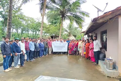 ಬಾಳೆಹೊನ್ನೂರು ಸಮೀಪದ ಮುದುಗುಣಿಯಲ್ಲಿ ಜೀವವೈವಿಧ್ಯ ಹಾಗೂ ಅರಣ್ಯ ಸಂರಕ್ಷಣೆ ತರಬೇತಿ ಕಾರ್ಯಾಗಾರದಲ್ಲಿ ಕಾಫಿ ಬೆಳೆಗಾರರು ಪಾಲ್ಗೊಂಡಿದ್ದರು. ಶಿವಾನಂದ್, ಶರತ್, ಸುಹಾಸ್ ಇತರರಿದ್ದರು. 