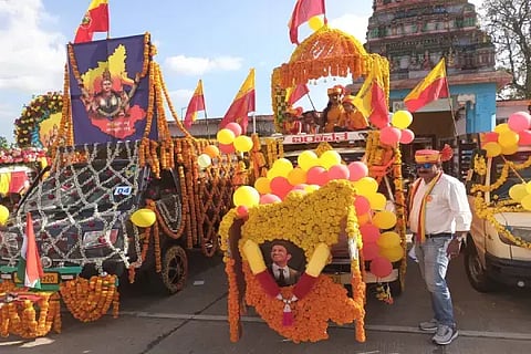 ಬೃಹತ್ ವಾಹನ ಜಾಥಾದಲ್ಲಿ ಗಮನ ಸೆಳೆದ ವಾಹನಗಳು.