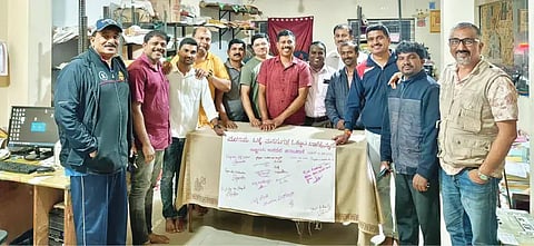 ಬಾಳೆಹೊನ್ನೂರಿನ ಮಲೆನಾಡು ಒಳ್ಳೆಯ ಮನಸ್ಸುಗಳ ಒಕ್ಕೂಟದಿಂದ ರಾಷ್ಟ್ರೀಯ ಕಾಗದದ ದಿನ ಆಚರಿಸಲಾಯಿತು. ಮಂಜಪ್ಪ, ಚೈತನ್ಯ ವೆಂಕಿ, ಎನ್.ಶಶಿಧರ್, ಸನತ್ ಶೆಟ್ಟಿ, ಸಿ.ಪಿ.ರಮೇಶ್, ಎಚ್.ಗೋಪಾಲ್ ಇತರರಿದ್ದರು. 
