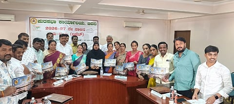 ಬಿಡದಿಯ ಖಾಸಗಿ ರೆಸಾರ್ಟ್​ನಲ್ಲಿ ಪುರಸಭಾ ಅಧ್ಯೆ ಭಾನುಪ್ರಿಯಾ ಸಂಪತ್​ಕುಮಾರ್​ ಆಯವ್ಯಯ ಮಂಡನೆ ಮಾಡಿದರು.