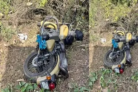 ಬೈರಾಪುರ ಗ್ರಾಮದ ಸಮೀಪದ ಅಪಘಾತದಲ್ಲಿ ಸಂಪೂರ್ಣ ನಜ್ಜುಗುಜ್ಜಾಗಿರುವ ಬೈಕ್. 