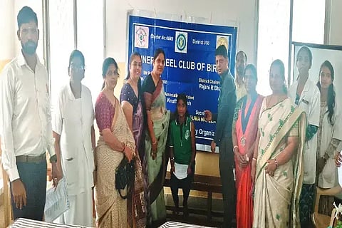 ಬೀರೂರಿನ ಸರ್ಕಾರಿ ಆಸ್ಪತ್ರೆಯಲ್ಲಿ ವಿದ್ಯಾರ್ಥಿನಿಯರಿಗೆ ಎಚ್‌ಪಿವಿ ಲಸಿಕೆ ಹಾಕಲಾಯಿತು. ಡಾ. ಅರುಣ್, ಭಾಗ್ಯಾ, ಸವಿತಾ, ಇತರರಿದ್ದರು.