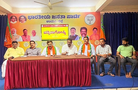 ವಿಧಾನ ಪರಿಷತ್​ ಸದಸ್ಯ ಕೇಶವ ಪ್ರಸಾದ್​ ಮಾತನಾಡಿದರು.