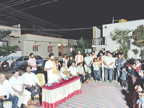  ಬಾಗಲಕೋಟೆ ನವನಗರದ ಸೆಕ್ಟರ್ ನಂ.15 ರಲ್ಲಿ ಮಾಜಿ ಸಂಸದ ಪ್ರತಾಪ ಸಿಂಹ ಮತಯಾಚನೆ ಮಾಡಿದರು. ರಾಜ್ಯಸಭಾ ಸದಸ್ಯರಾದ ನಾರಾಯಣಸಾಬ ಭಾಂಡಗೆ, ಬೆಳಗಾವಿ ವಿಭಾಗದ ಬಿಜೆಪಿ ಸಹ ಪ್ರಭಾರಿ ಬಸವರಾಜ್ ಯಂಕಚಿ, ಚಂದ್ರು ರಾಮವಡಗಿ ಸೇರಿದಂತೆ ಇತರರು ಇದ್ದರು.