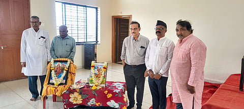 ಬಾಗಲಕೋಟೆಯ ಆರ್‌ಎಸ್‌ಎಸ್ ಕಾರ್ಯಾಲಯದಲ್ಲಿ ಭಾನುವಾರ ಸೇವಾ ಭಾರತಿ ಟ್ರಸ್ಟ್ ವತಿಯಿಂದ ಮಹರ್ಷಿ ನಾರದ ಜಯಂತಿಯಲ್ಲಿ ನಾರದ ಅವರ ಭಾವಚಿತ್ರಕ್ಕೆ ಹೂಮಾಲೆ ಹಾಕಿ ಚಾಲನೆ ನೀಡಲಾಯಿತು. ಸಾಮಾಜಿಕ ಕಾರ್ಯಕರ್ತ ಶರಣು ಹೀರಾಪುರ, ಪತ್ರಕರ್ತ ಸುಶೀಲೇಂದ್ರ ಕುಂದರಗಿ, ಸಂಘದ ಚಂದ್ರಶೇಖರ ದೊಡ್ಡಮನಿ ಮತ್ತಿತರರು ಇದ್ದರು.