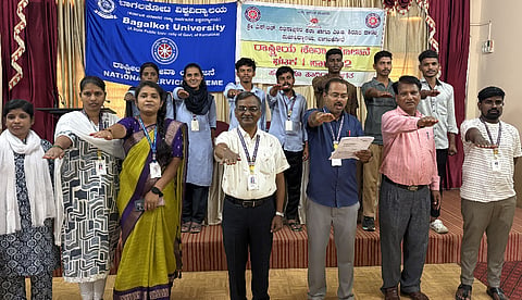 ನಗರದ ವಿದ್ಯಾಪ್ರಸಾರಕ ಮಂಡಳದ ಶಿಕ್ಷಣ ಸಂಸ್ಥೆಯಲ್ಲಿ ಈಚೆಗೆ ವಿಶ್ವ ಬಾಲಕಾರ್ಮಿಕ ವಿರೋಽ ದಿನ ಆಚರಣೆಯಲ್ಲಿ ಪ್ರತಿಜ್ಞಾವಿಽ ಬೋಽಸಲಾಯಿತು. 