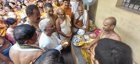  ಬಾಗಲಕೋಟೆ ಉಪ ಚುನಾವಣೆ ಬಿಜೆಪಿ ಅಭ್ಯರ್ಥಿ ವೀರಣ್ಣ ಚರಂತಿಮಠ ಅವರು ಬುಧವಾರ ನವನಗರದ ಉತ್ತರಾಽ ಮಠಕ್ಕೆ ಭೇಟಿ ನೀಡಿ ಪೂಜ್ಯ ಸತ್ಯಾತ್ಮತೀರ್ಥ ಶ್ರೀಪಾದಂಗಳವರ ಆಶೀರ್ವಾದ ಪಡೆದರು.