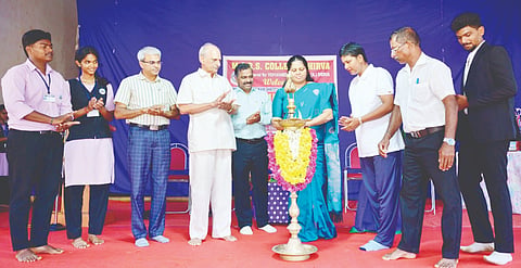 ಶಿರ್ವದಲ್ಲಿ ನಡೆದ ವಾಲಿಬಾಲ್ ಪಂದ್ಯಾಟವನ್ನು ಬ್ಯಾಂಕ್ ಆಫ್ ಬರೋಡಾ ಉಡುಪಿ ಪ್ರಾದೇಶಿಕ ಕಚೇರಿ ಮುಖ್ಯ ಪ್ರಬಂಧಕಿ ಶಜೀಲಾ ಬೀವಿ ಜೆ. ಉದ್ಘಾಟಿಸಿದರು.