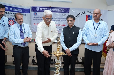 ನಿಟ್ಟೆ ತಾಂತ್ರಿಕ ಮಹಾವಿದ್ಯಾಲಯದಲ್ಲಿ ರಕ್ತದಾನ ಶಿಬಿರವನ್ನು ದಕ್ಷಿಣ ಕನ್ನಡ ರೆಡ್‌ಕ್ರಾಸ್ ಸೊಸೈಟಿ ಕಾರ್ಯದರ್ಶಿ ಕಿಶೋರಚಂದ್ರ ಶೆಟ್ಟಿ ಉದ್ಘಾಟಿಸಿದರು. ಡಾ.ನಿರಂಜನ್ ಎನ್.ಚಿಪ್ಳೂಣ್ಕರ್, ಡಾ.ನಾಗೇಶ್ ಪ್ರಭು, ಡಾ.ಜನಾರ್ದನ್ ನಾಯಕ್, ಡಾ.ಶಿವಪ್ರಸಾದ್ ಶೆಟ್ಟಿ, ಡಾ.ಧನಂಜಯ್ ಮತ್ತಿತರರು ಇದ್ದರು.