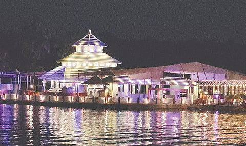 ಆನೆಕೆರೆ.