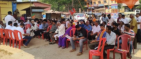 ಕಾಂಗ್ರೆಸ್ ಜನವಿರೋಧಿ ನೀತಿ ಖಂಡಿಸಿ ನಂದಳಿಕೆ ಗ್ರಾಮ ಪಂಚಾಯಿತಿ ವ್ಯಾಪ್ತಿಯ ಕೆದಿಂಜೆಯಲ್ಲಿ ಪ್ರತಿಭಟನಾ ಸಭೆ ನಡೆಯಿತು. ಪ್ರಮುಖರಾದ ಕುತ್ಯಾರು ನವೀನ್ ಶೆಟ್ಟಿ, ಸೂರ್ಯಕಾಂತ್ ಶೆಟ್ಟಿ, ಜಯರಾಮ್ ಸಾಲ್ಯಾನ್ ಮೊದಲಾದವರಿದ್ದರು.