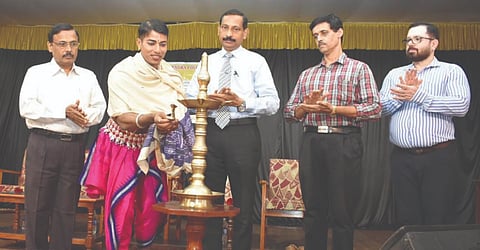  ಕಾರ್ಕಳ ಭುವನೇಂದ್ರ ಕಾಲೇಜಿನಲ್ಲಿ ಒಡಿಸ್ಸಿ ಶಾಸೀಯ ನೃತ್ಯ ಪ್ರದರ್ಶನ ನಡೆಯಿತು.