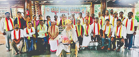  ಕಸಾಪ ವತಿಯಿಂದ ಇನ್ನಾದ ಮರದ ಮನೆಯಲ್ಲಿ ಕವಿಗೋಷ್ಠಿಯಲ್ಲಿ ಮರದ ಮನೆಯ ಮಾಲಿಕ ಚಂದ್ರಕಾಂತ ರಾವ್ ಇನ್ನಾ ಅವರನ್ನು ಸನ್ಮಾನಿಸಲಾಯಿತು. ಪ್ರಮುಖರಾದ ಪ್ರಭಾಕರ್ ಶೆಟ್ಟಿ ಕೊಂಡಳ್ಳಿ, ನೀಲಾವರ ಸುರೇಂದ್ರ ಅಡಿಗ, ರಾಜೇಂದ್ರ ಭಟ್ ಮೊದಲಾದವರು ಇದ್ದರು.
