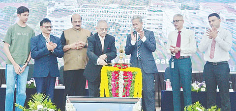ನಿಟ್ಟೆಯಲ್ಲಿ ಪ್ರಥಮ ವರ್ಷದ ಬಿಟೆಕ್ ವಿದ್ಯಾರ್ಥಿಗಳ ಇಂಡಕ್ಷನ್ ಕಾರ್ಯಕ್ರಮವನ್ನು ಡಾ.ಶಾಂತರಾಮ್ ಶೆಟ್ಟಿ ಉದ್ಘಾಟಿಸಿದರು. ಪ್ರಮುಖರಾದ ಡಾ.ಎಂ.ಎಸ್.ಮೂಡಿತ್ತಾಯ, ಪ್ರೊ.ಡಾ.ಗೋಪಾಲ್ ಮುಗೇರಾಯ, ಡಾ.ಹರ್ಷ ಹಾಲಹಳ್ಳಿ, ಡಾ.ಪ್ರಸಾದ್ ಬಿ.ಶೆಟ್ಟಿ ಉಪಸ್ಥಿತರಿದ್ದರು.