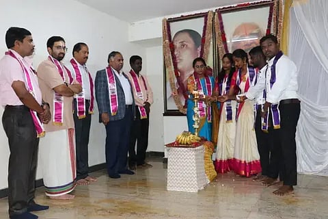 ಕೋಲಾರ ತಾಲೂಕಿನ ಬೆಳ್ಳೂರಿನ ಶ್ರೀಮತಿ ರಮಾಮಣಿ ಸುಂದರ ರಾಜ ಅಯ್ಯಂಗಾರ್​ ಪ್ರಥಮ ದರ್ಜೆ ಕಾಲೇಜಿನಲ್ಲಿ ಬುಧವಾರ ನಡೆದ ಕೋಲಾರ ತಾಲ್ಲೂಕಿನ  ಪದವಿ ಪ್ರದಾನ ಸಮಾರಂಭವನ್ನು ಬೆಂಗಳೂರು ಉತ್ತರ ವಿಶ್ವವಿದ್ಯಾಲಯದ ಕುಲಪತಿ ಪ್ರೊ.ಬಿ.ಕೆ ರವಿ ಉದ್ಘಾಟಿಸಿದರು.