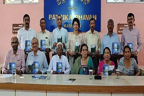 ಮೂಕೋಂಡ ಪುಷ್ಪ ದಮಯಂತಿ ರಚನೆಯ ಕೊಡಗಿನ ವಿಶೇಷತೆಯ ಸಮಗ್ರ ಸಿರಿ ಮತ್ತು ನೆನಪಿನ ಅಲೆ ಪುಸ್ತಕಗಳನ್ನು ಮಡಿಕೇರಿ ಪತ್ರಿಕಾಭವನದಲ್ಲಿ ನಡೆದ ಕಾರ್ಯಕ್ರಮದಲ್ಲಿ ಬಿಡುಗಡೆ ಮಾಡಲಾಯಿತು. ಬಾಚರಣಿಯಂಡ ಪಿ. ಅಪ್ಪಣ್ಣ, ರಾಣು ಅಪ್ಪಣ್ಣ, ಬೊಳ್ಳಜಿರ ಅಯ್ಯಪ್ಪ, ಮಂಡೇಪAಡ ರತನ್ ಕುಟ್ಟಯ್ಯ, ಕುಳುವಂಡ ಅನಿತಾ ಸುಬ್ಬಯ್ಯ ಮತ್ತಿತರರು ಇದ್ದರು.
