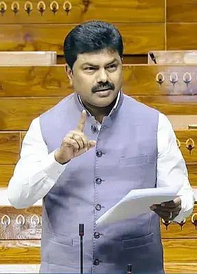 ಲೋಕಸಭೆ ಕಲಾಪದಲ್ಲಿ ಬಿ.ವೈ.ರಾಘವೇಂದ್ರ ಅಡಕೆ ಬೆಳೆಗಾರರ ಸಮಸ್ಯೆ ಪ್ರಸ್ತಾಪಿಸಿದರು.