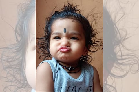 ತಲೆಗೆ ತೆಂಗಿನಕಾಯಿ ಬಿದ್ದು ಮೃತಪಟ್ಟ ಮಗು 