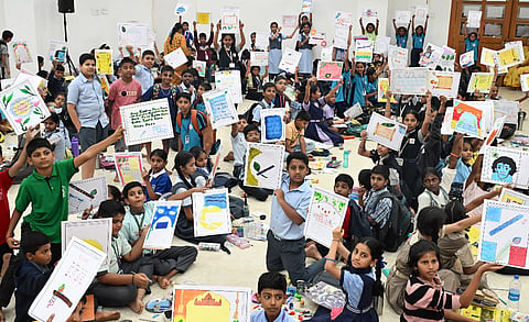 childrens painting ರಾಯಾಪುರ ಬಳಿಯ ಇಸ್ಕಾನ್ ದೇವಸ್ಥಾನದಲ್ಲಿ ಹು-ಧಾ ಪ್ರದೇಶದ ಶಾಲಾ ಮಕ್ಕಳಿಗಾಗಿ ಮಂಗಳವಾರ ಇಸ್ಕಾನ್ ಹೆರಿಟೇಜ್ ಫೆಸ್ಟ್