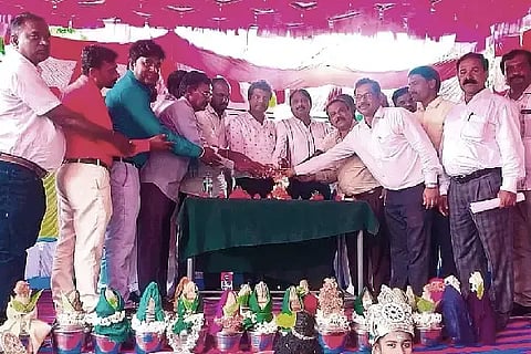 Pratibha Karanji:ಬುಕ್ಕಂಬೂದಿ‌ ಗ್ರಾಮದ ಸರ್ಕಾರಿ ಹಿರಿಯ ಪ್ರಾಥಮಿಕ ಶಾಲೆಯಲ್ಲಿ ಶನಿವಾರ ಕ್ಲಸ್ಟರ್ ‌ಮಟ್ಟದ ಪ್ರತಿಭಾ ಕಾರಂಜಿ‌ಯನ್ನು ಬಿಇಒ ಕೆ.ಎಸ್. ಸುರೇಶ್ ಉದ್ಘಾಟಿಸಿದರು.