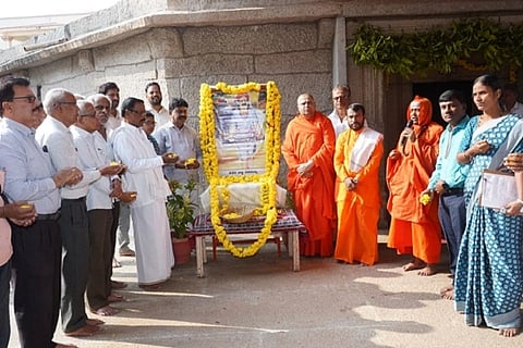  ಚಿತ್ರದುರ್ಗದ ಮುರುಘಾಮಠದಲ್ಲಿ ಮಂಗಳವಾರ ಆಯೋಜಿಸಿದ್ದ ಶಿವಶರಣ ಬಿಬ್ಬಿ ಬಾಚಯ್ಯ ಜಯಂತ್ಯುತ್ಸವದಲ್ಲಿ ಶ್ರೀ ಬಸವ ಮಹಾಂತ ಸ್ವಾಮೀಜಿ, ಶ್ರೀ ಶಾಂತವೀರ ಗುರು ಮುರುಘರಾಜೇಂದ್ರ ಸ್ವಾಮೀಜಿ, ಬಸವ ಮುರುಘೇಂದ್ರ ಸ್ವಾಮೀಜಿ, ಡಾ. ಬಸವಚೇತನ ಸ್ವಾಮೀಜಿ, ಡಾ.ರೂಪೇಶ್‌ಕುಮಾರ್ ಇತರರು ಇದ್ದರು.