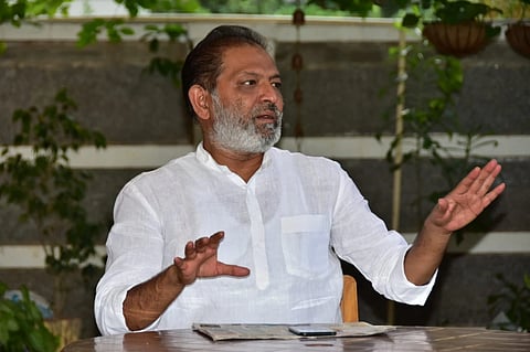 ಸಿ.ವಿ.ಚಂದ್ರಶೇಖರ.
