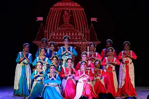 ದಾವಣಗೆರೆಯಲ್ಲಿ ಬುಧವಾರ ಪ್ರದರ್ಶನಗೊಂಡ ‘ಮುತ್ತು ಬಂದಿದೆ ಕೇರಿಗೆ’ ನೃತ್ಯರೂಪಕದ ದೃಶ್ಯ.
