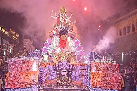 ಮಡಿಕೇರಿ ದಸರಾ ಜನೋತ್ಸವದ ಪ್ರಮುಖ ಆಕರ್ಷಣೆಯಾದ ದಶಮಂಟಪಗಳ ಶೋಭಾಯಾತ್ರೆ
