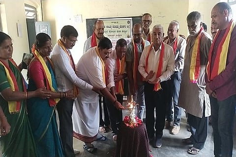 ಶಾಂತ ಮಲ್ಲಸ್ವಾಮಿಗಳ ದತ್ತಿ, ಪುಟ್ಟಮ್ಮ ಮತ್ತು ಹೆಬ್ಬಾಲೆ ನಂಜಾಚಾರ್ ದತ್ತಿಯಡಿ ಹೆಬ್ಬಾಲೆಯಲ್ಲಿ ನಡೆದ ಕೊಡಗಿನ ವೀರಶೈವ ಅರಸರ ಅಳ್ವಿಕೆ ಹಾಗೂ ಸಮಾಜಕ್ಕೆ ವಿಶ್ವಕರ್ಮ ಸಮುದಾಯದ ಕೊಡುಗೆ ಕುರಿತು ಉಪನ್ಯಾಸ ಕಾರ್ಯಕ್ರಮವನ್ನು ಕಸಾಪ ಜಿಲ್ಲಾಧ್ಯಕ್ಷ ಎಂ.ಪಿ. ಕೇಶವ ಕಾಮತ್ ಉದ್ಘಾಟಿಸಿದರು. ಭಾರದ್ವಾಜ್ ಕೆ.ಆನಂದತೀರ್ಥ, ಮೆ.ನಾ. ವೆಂಕಟನಾಯಕ್, ಪ್ರೊ. ಎಚ್.ಬಿ. ಲಿಂಗಮೂರ್ತಿ, ಶ್ರೀ ಮಲ್ಲೇಶ ಸ್ವಾಮೀಜಿ ಮತ್ತಿತರರು ಇದ್ದರು.