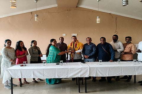 ಕೂರ್ಗ್ ಹೋಟೇಲ್, ರೆಸಾರ್ಟ್ ಅಸೋಸಿಯೇಷನ್, ಕೊಡಗು ಹೋಂಸ್ಟೇ ಅಸೋಸಿಯೇಷನ್, ಕೊಡಗು ಚೇಂಬರ್ ಆಫ್ ಕಾಮರ್ಸ್ ಸಂಯುಕ್ತಾಶ್ರಯದಲ್ಲಿ ರ್ಗಮಿತ ಜಿಲ್ಲಾಧಿಕಾರಿ ವೆಂಕಟ್ ರಾಜಾ ಅವರನ್ನು ಸನ್ಮಾನಿಸಿ ಬೀಳ್ಕೊಡಲಾಯಿತು.