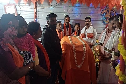 ಕತ್ತಲೆಕಾಡು ಶ್ರೀ ವಿನಾಯಕ ಸೇವಾ ಟ್ರಸ್ಟ್ಗೆ ನೂತನವಾಗಿ ಖರೀದಿಸಲಾದ ಧ್ವನಿವರ್ಧಕವನ್ನು ಸಂಕ್ರಾAತಿ ದೀಪಾರಾಧನೆ ಕಾರ್ಯಕ್ರಮದಲ್ಲಿ ಲೋಕಾರ್ಪಣೆ ಮಾಡಲಾಯಿತು. ಹೊನ್ನಪ್ಪ ಆಚಾರ್ಯ, ಕುಮಾರ್, ಸುರೇಶ್ ಮಾವಟ್ಕರ್, ಬ್ರಿಜೇಶ್ ರೈ, ಪುಷ್ಪಾ ಜನಾರ್ದನ್ ಮತ್ತಿತರರು ಇದ್ದರು.