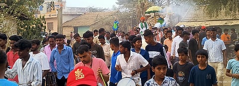 ಸವಣೂರು ಪಟ್ಟಣದ ಕೋರಿಪೇಟೆಯಲ್ಲಿರುವ ಶಿರಹಟ್ಟಿ ಶ್ರೀ ಜಗದ್ಗುರು ಕೀರೇಶ್ವರ ಶಾಖಾಮಠದ ಜಾತ್ರಾ ಮಹೋತ್ಸವ ನಿಮಿತ್ತ ಭಾನುವಾರ ಸಂಜೆ ಶ್ರೀ ಜಗದ್ಗುರು ಕೀರ ದಿಂಗಾಲೇಶ್ವರ ಸ್ವಾಮೀಜಿ ಪುರ ಪ್ರವೇಶ ಅದ್ದೂರಿಯಾಗಿ ಜರುಗಿತು.