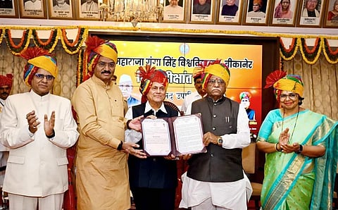 ಮಹಾರಾಜ ಗಂಗಾ ಸಿಂಗ್  ವಿಶ್ವವಿದ್ಯಾಲಯದಿಂದ ಅಚ್ಯುತ ಸಮಂತಾಗೆ 75ನೇ ಗೌರವ ಡಾಕ್ಟರೇಟ್ ಪ್ರಧಾನ