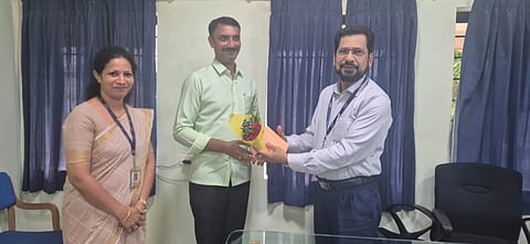ಎಸ್.ಡಿ.ಎಂ ಸ್ವಾಯತ್ತ ಕಾಲೇಜಿನ ಸ್ನಾತಕೋತ್ತರ ಕೇಂದ್ರದ ಎಂಸಿಜೆ ವಿಭಾಗದ ನೂತನ ಮುಖ್ಯಸ್ಥರಾಗಿ ಡಾ. ಹಂಪೇಶ್ ಕೆ.ಎಸ್. ಅವರು ನೇಮಕಗೊಂಡಿದ್ದು, ಪ್ರಾಂಶುಪಾಲರಾದ ಪ್ರೊ. ವಿಶ್ವನಾಥ ಪಿ. ಅವರುಅಧಿಕೃತ ನೇಮಕಾತಿ ಆದೇಶ ಪತ್ರವನ್ನು ಹಸ್ತಾಂತರಿಸಿ ಶುಭ ಹಾರೈಸಿದರು.  