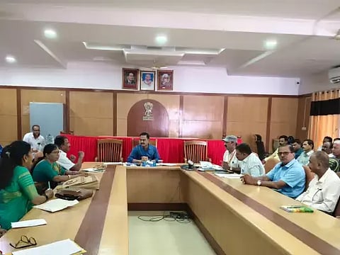  ದಾವಣಗೆರೆ ಜಿಲ್ಲಾಧಿಕಾರಿ ಕಚೇರಿಯಲ್ಲಿ ದ್ವಿತೀಯ ಪಪೂ ಪರೀಕ್ಷೆ ಸಂಬಂಧ ಸೋಮವಾರ ಹಮ್ಮಿಕೊಂಡಿದ್ದ ಪೂರ್ವಸಿದ್ಧ್ದತಾ ಸಭೆಯಲ್ಲಿ ಎಡಿಸಿ ಶೀಲವಂತ ಶಿವಕುಮಾರ, ಡಿಡಿಪಿಯು ಪಳನಿವೇಲು, ಸಂತೋಷ್‌ಕುಮಾರ್ ವಿವಿಧ ಕಾಲೇಜುಗಳ ಪ್ರಾಚಾರ್ಯರಿದ್ದರು. 