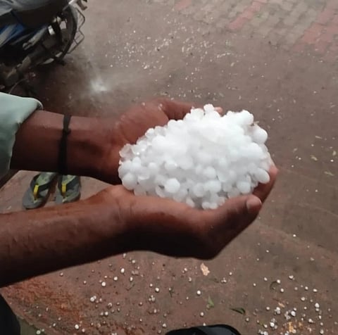 ಆಲಿಕಲ್ಲು ಮಳೆ